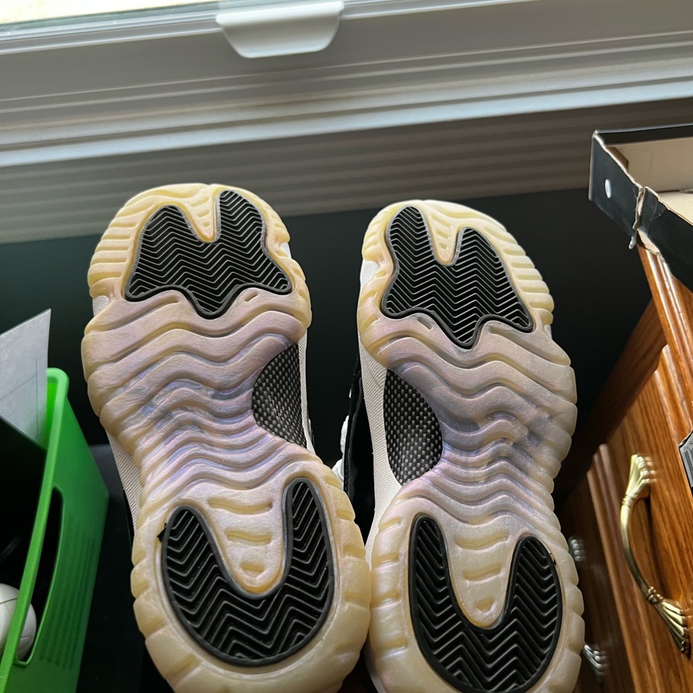 Jordan 11 low iridescent - Picture 6 of 7